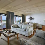 Вілла Knossos Royal *