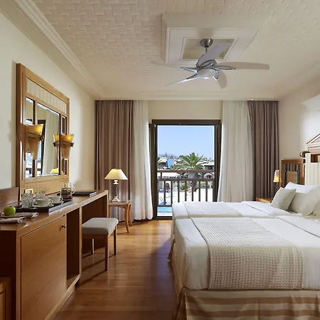 Villa Knossos Royal *