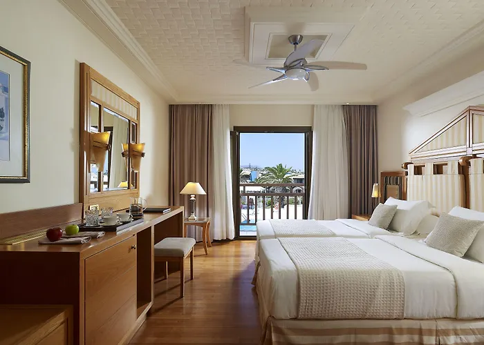 Villa Knossos Royal *