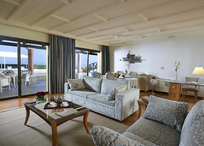 Villa Knossos Royal *